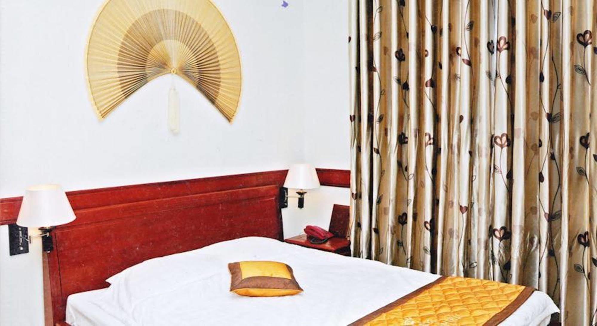 Hoang Thanh Thuy Airport Hotel 1 - Gan Am Thuc Dem Cho Hoang Hoa Tham Ho Chi Minh City Exterior photo