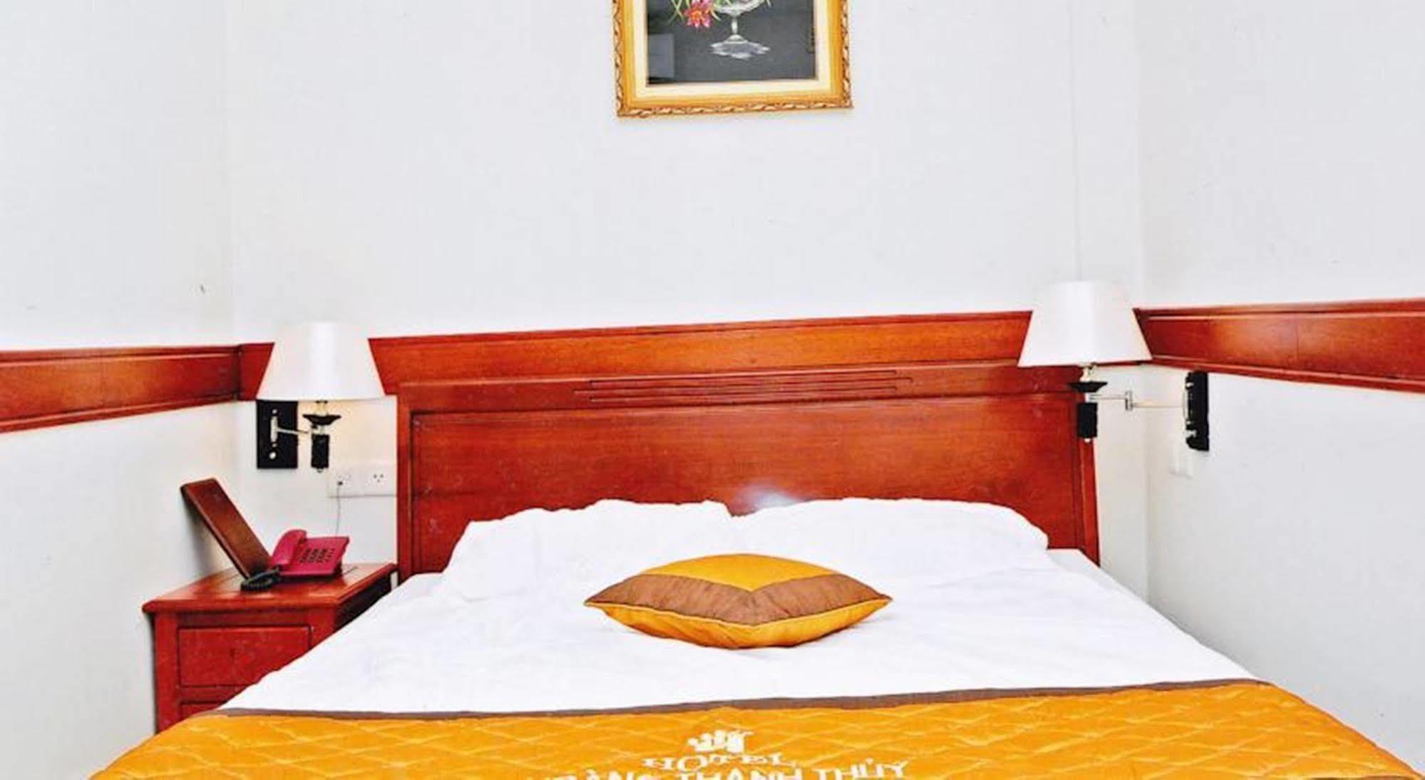 Hoang Thanh Thuy Airport Hotel 1 - Gan Am Thuc Dem Cho Hoang Hoa Tham Ho Chi Minh City Exterior photo